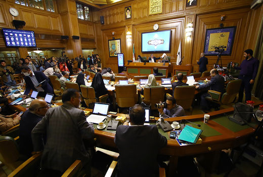 کلنگ‌زنی پلاسکو نمایشی است!