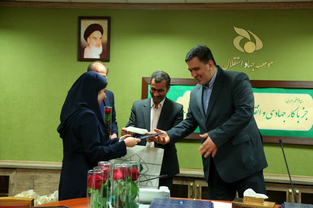 مراسم گرامیداشت روز زن در موسسه جهاد استقلال  