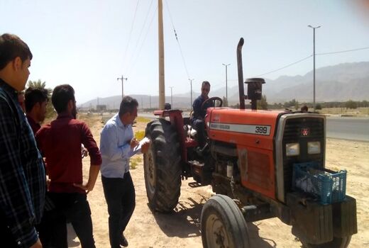 برگزاری کارگاه آموزشی سرویس و نگهداری تراکتور در شهرستان دشتستان
