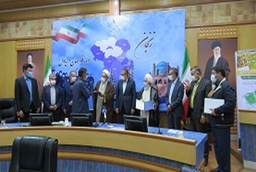 ثبت و تحویل نخستین سند تک برگی مالکیت اراضی کشاورزری برای اولین‌بار پس از 50 سال