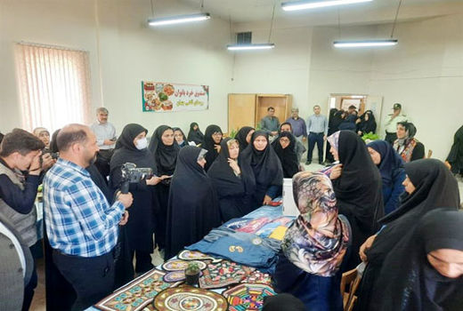 بازدیدمعاون رئیس جمهور در امور زنان و خانواده از نمایشگاه توانمندیهای بانوان کارآفرین و عضوصندوقهای خرد زنان روستایی قاضی جهان در آذرشهر