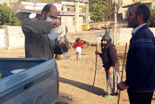 واکسیناسیون نیوکاسل طیور بومی در شهرستان خداآفرین