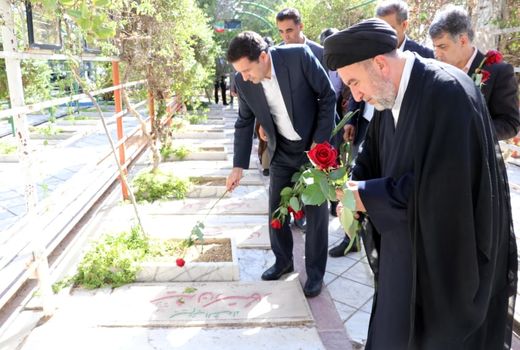 ما به تمامی شهدای کشورمان مدیون هستیم