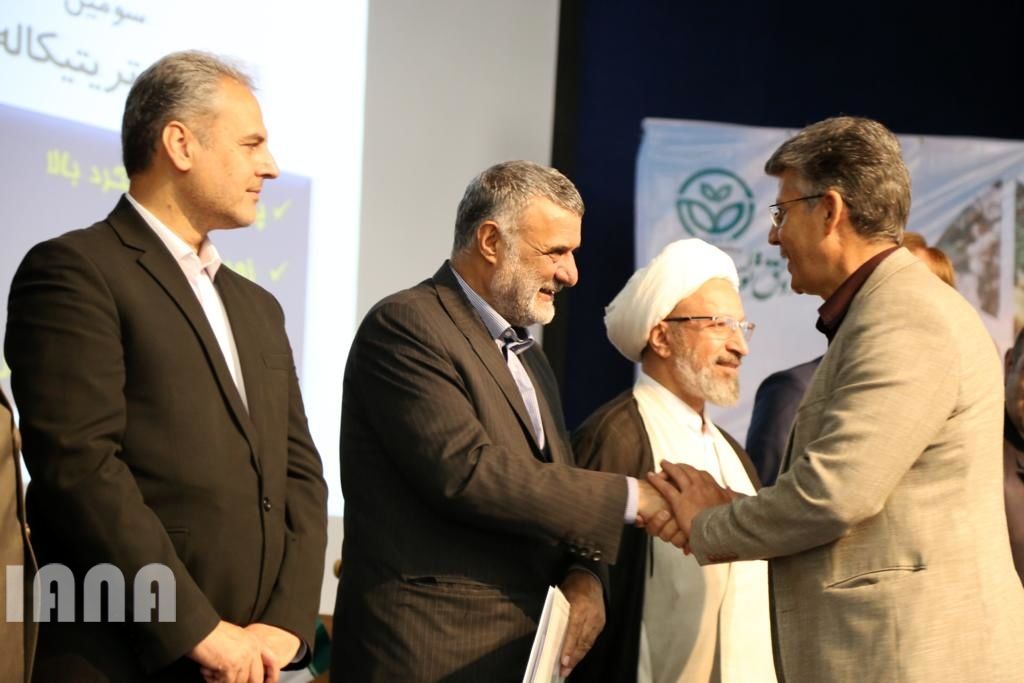 چهارمین جشنواره معرفی ارقام گیاهی
