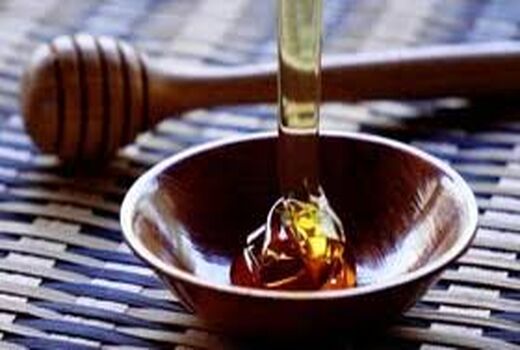 عسل طبیعی با رنگ و بو قابل تشخیص نیست