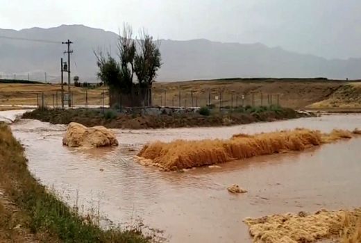 لایروبی و بازسازی قنات و بند‌های مناطق خسارت دیده در چادگان