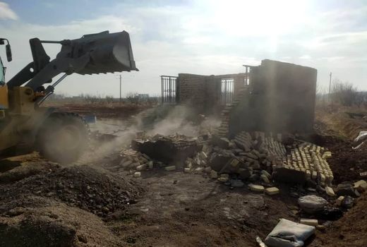  ۲۴ بنای غیر مجاز در اراضی کشاورزی شهرستان بوئین زهرا قلع و قمع شد