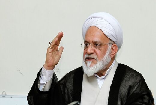 نباید در چنین شرایطی زیر پای دولت را خالی کرد