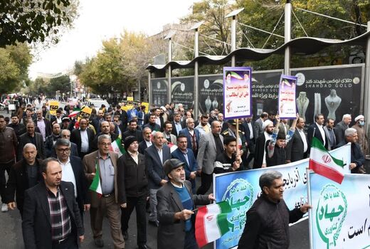 حضور کارکنان سازمان جهاد کشاورزی آذربایجان شرقی در راهپیمایی روز ملی استکبارستیزی