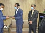 اهدای لوح تقدیر استاندار خراسان جنوبی به رییس سازمان  جهاد کشاورزی 