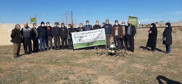 بهره‌برداران بخش کشاورزی شهرستان البرز سمپاشی مزارع با پهباد را آموزش دیدند