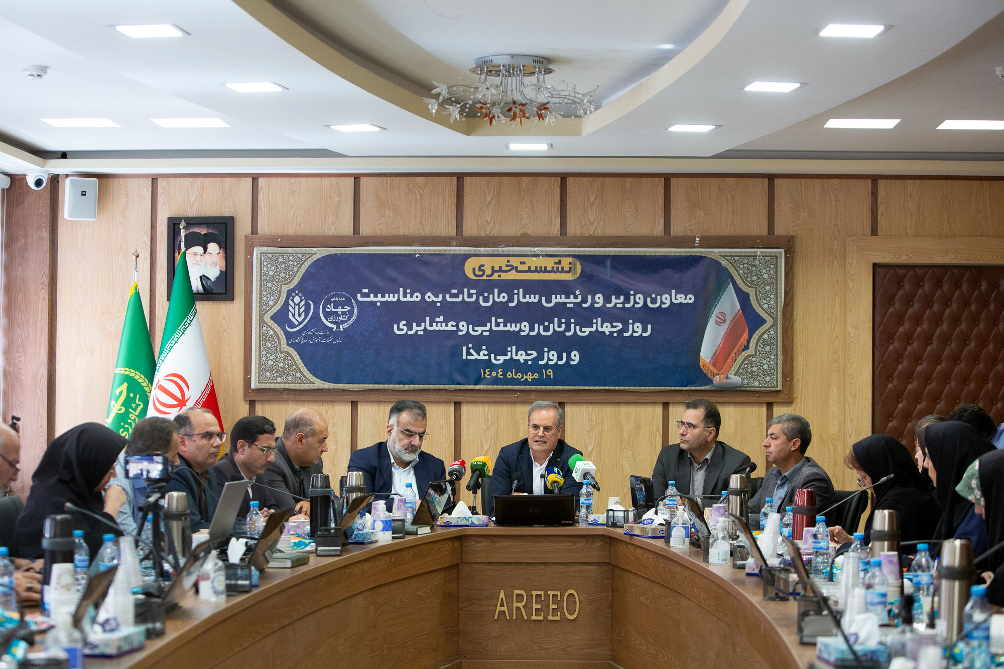  نشست خبری رئیس سازمان تات 