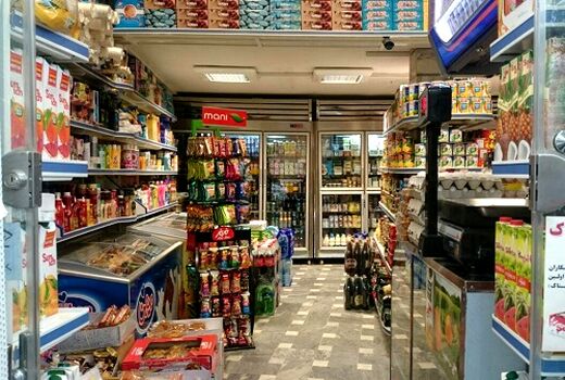 ۸۱ واحد متخلف در عرضه کالاهای اساسی قزوین پلمب شده‌اند