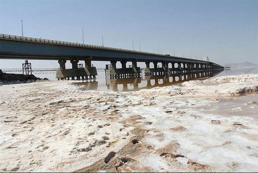 هزینه انتقال آب از وان به  ارومیه باید بر عهده ترکیه باشد