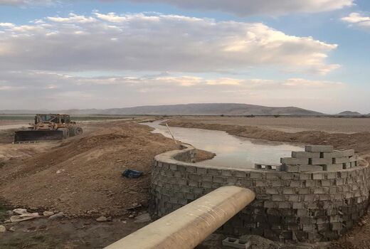 انتقال آب رودخانه به اراضی کرکویه در قیروکارزین