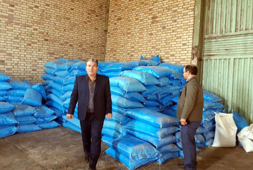 جذب و توزیع 850 تن کود اوره سرک بهاره در شهرستان خداآفرین