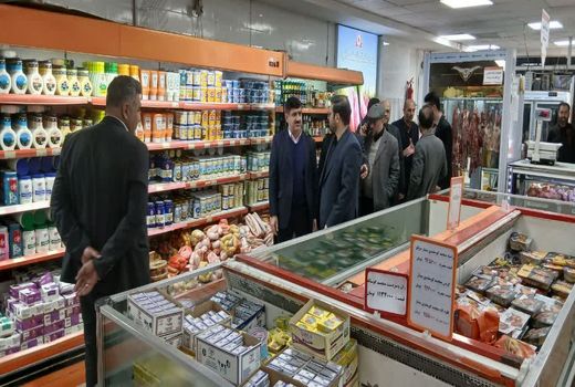بازدید معاون دادستان قزوین از مراکز عرضه کالاهای اساسی با هدف بررسی وضعیت موجودی کالاها