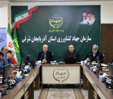 انقلاب اسلامی با تکیه بر استقلال، آزادی و پیشرفت به الگوی ماندگار جهانی تبدیل شده است