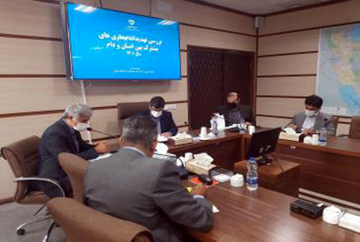 تهدیدات بیماری‌های مشترک بین انسان و دام در استان بررسی شد