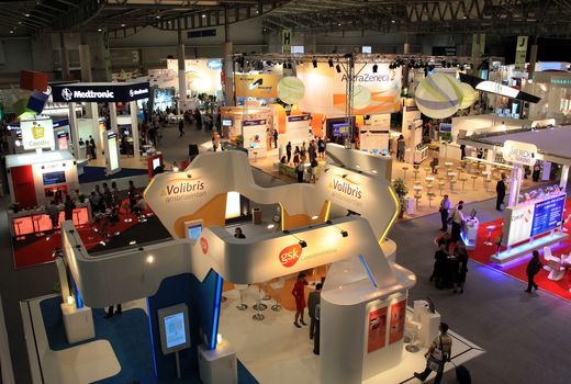 تحریم‌ها مانع اصلی حضور تجار در نمایشگاه‌های خارجی