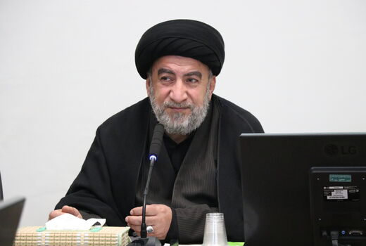 اقامه نماز به معنای برافراشتن نماز است