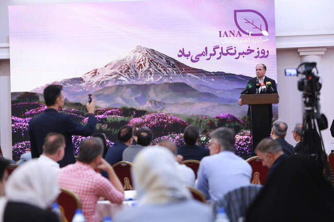  نشست صمیمی خبرنگاران و اصحاب رسانه با وزیر جهاد کشاورزی  