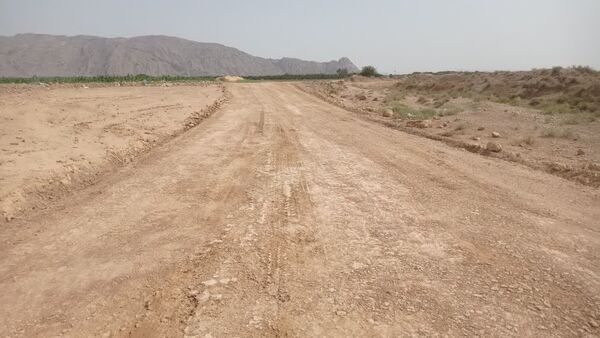 احداث جاده بین مزارع با خودیاری مردمی در استهبان 
