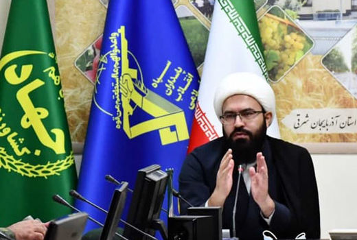 به شهید سلیمانی نه به عنوان یک فرد که باید به عنوان یک مکتب نگاه کرد