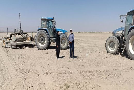 پایان تسطیح 50 هکتار از اراضی پایاب سد درودزن در خرامه