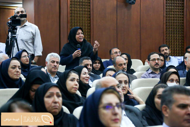 نشست صمیمانه دکتر علی تیموری معاون توسعه مدیریت و منابع وزارت جهاد کشاورزی و مدیران ارشد این معاونت با کارکنان وزارتخانه
