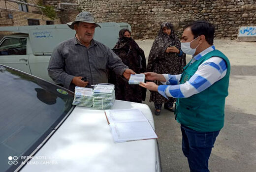 توزیع 70 جعبه تخم نوغان جهت پرورش کرم ابریشم در بین نوغانداران شهرستان جلفا