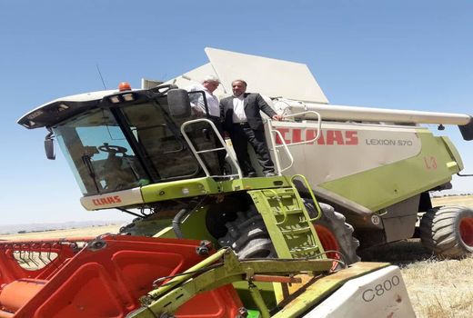 ناوگان مکانیزه مرودشت آماده مشارکت در برداشت محصولات زراعی