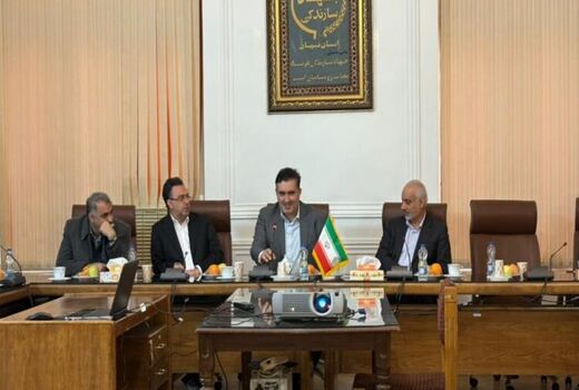 تلاش شبانه‌روزی مدیران و کارکنان، رمز موفقیت مراکز درمانی است