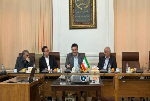 تلاش شبانه‌روزی مدیران و کارکنان، رمز موفقیت مراکز درمانی است