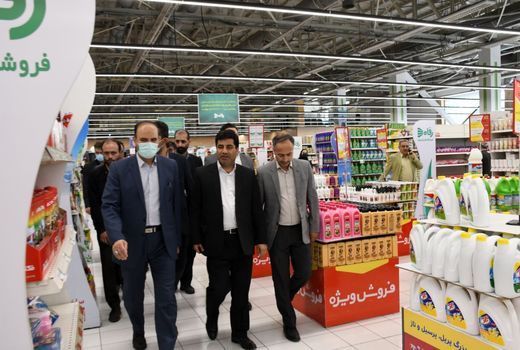 بازدید استاندار آذربایجان شرقی از فرآیند توزیع کالاهای اساسی در سطح شهر تبریز