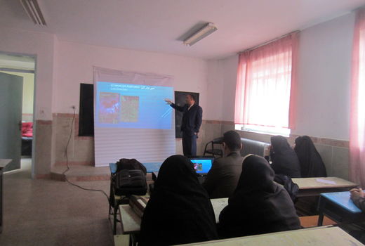 بانوان روستایی رباط کریم تحت آموزش نحوه کشت و فرآوری گیاهان داروئی قرار گرفتند