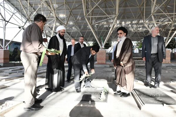 عظمت کار شهدا غیرقابل وصف و مثال زدنی است
