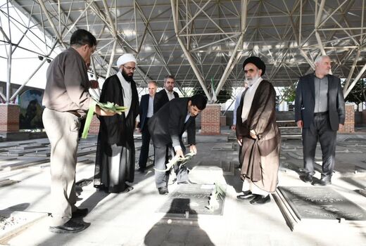 عظمت کار شهدا غیرقابل وصف و مثال زدنی است