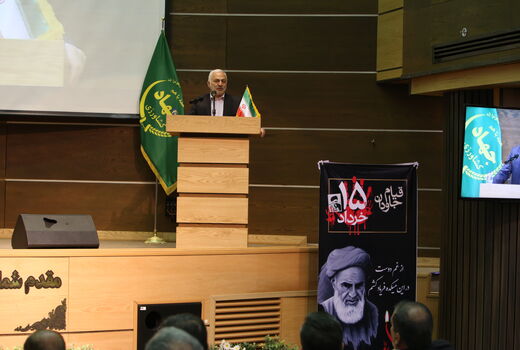 نسل جدید باید با شخصیت والای امام خمینی(ره) آشنا شوند