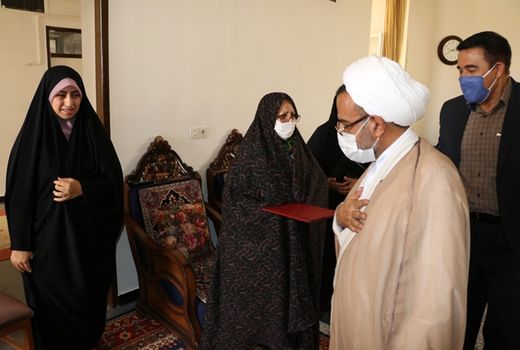 دیدار مدیران سازمان جهاد کشاورزی کرمان با خانواده شهید زینهاری