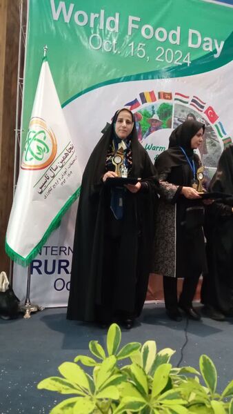 انتخاب بانوی دشتستانی در آیین ملی بزرگداشت روز جهانی زنان روستایی و عشایری 