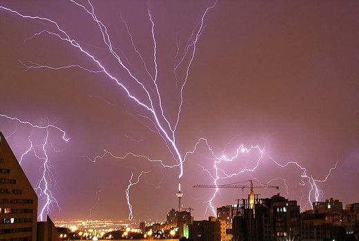 رگبار و رعدوبرق تا سه‌شنبه مهمان آسمان تهران 