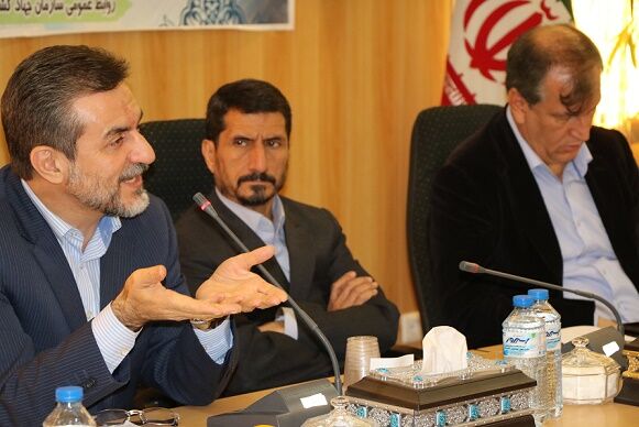 همیاری کشاورزان با کارشناسان بخش کشاورزی در راستای طرح های مبارزه با آفات 