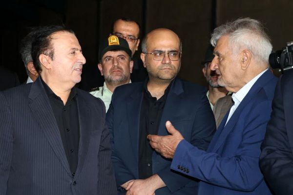 بازدید استاندار قزوین از واحد مرغ تخمگذار در تاکستان