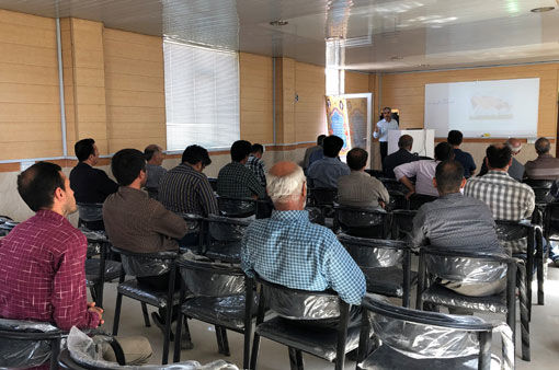 برگزاری کلاس آموزشی نقش تغذیه در پیشگیری از بیماری اسیدوز دام در شهرستان بناب