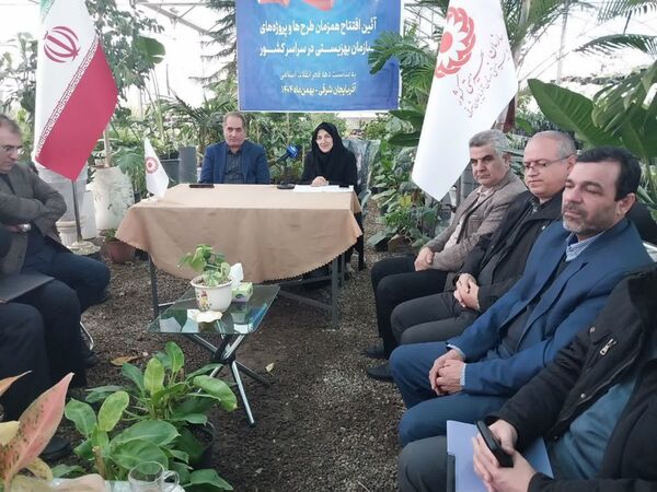 افتتاح گلخانه ۵ هزار مترمربعی گل و گیاهان زینتی در خسروشاه با حضور رئیس سازمان بهزیستی کشور