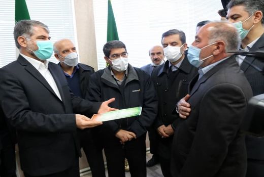 تحویل سند تک برگی اراضی کشاورزی توسط وزیر جهاد کشاورزی به بهره برداران استان زنجان