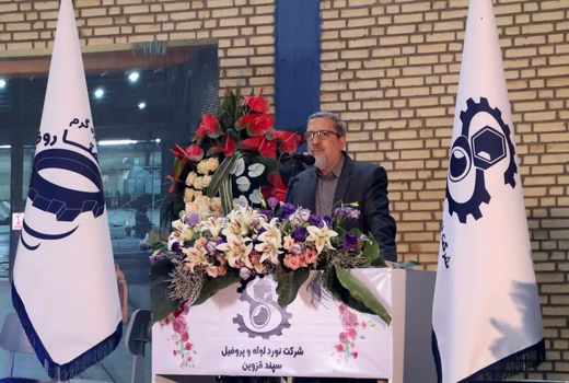 توسعه گلخانه‌ها به افزایش بهره‌وری تولید منجر می‌شود 