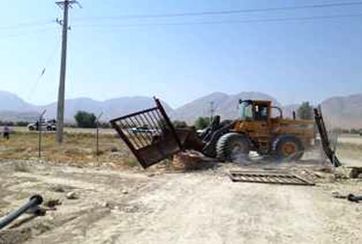 اجرای حکم قلع و قمع در لارستان 