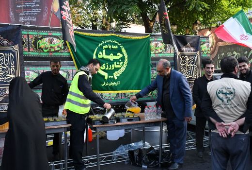 برپایی موکب امام حسین (ع) توسط سازمان جهاد کشاورزی آذربایجان شرقی در تبریز